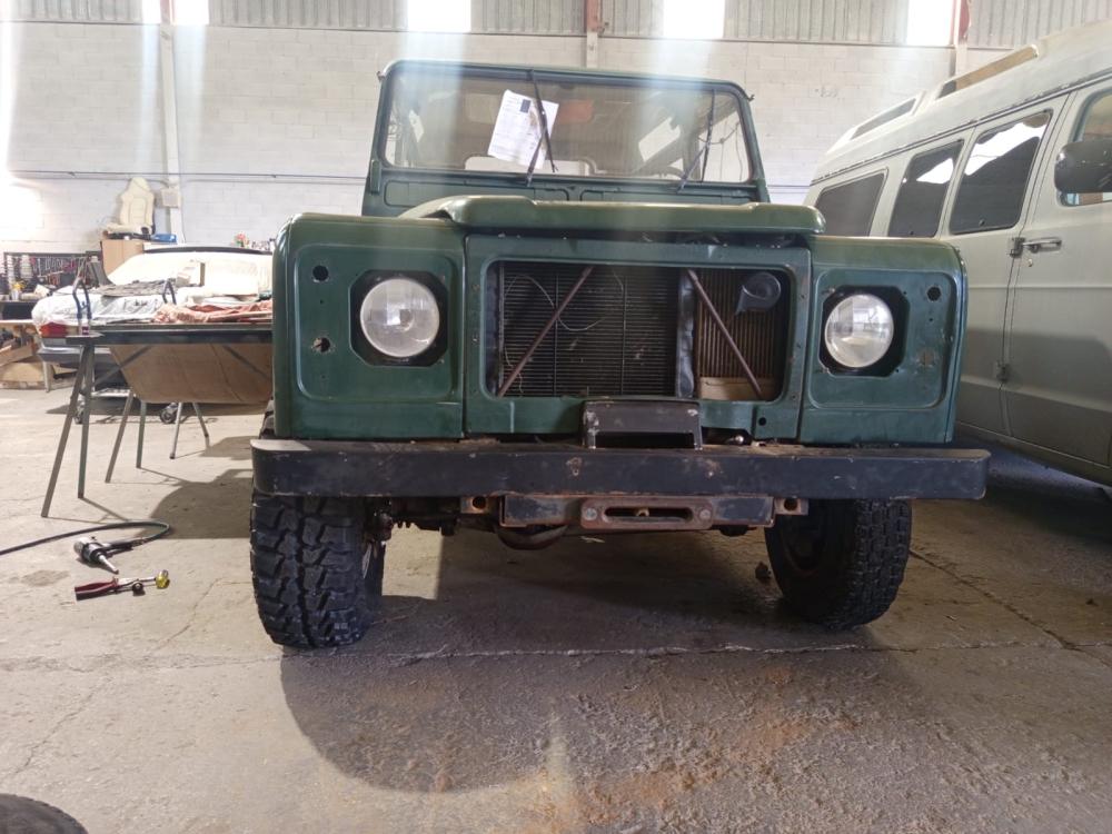 LAND ROVER DEFENDER 90