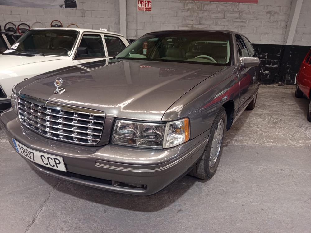 CADILLAC 