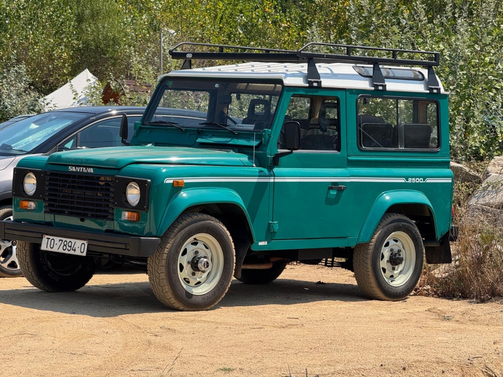 LAND ROVER 