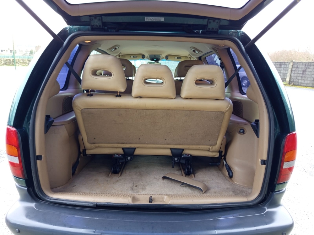 CHRYSLER VOYAGER
