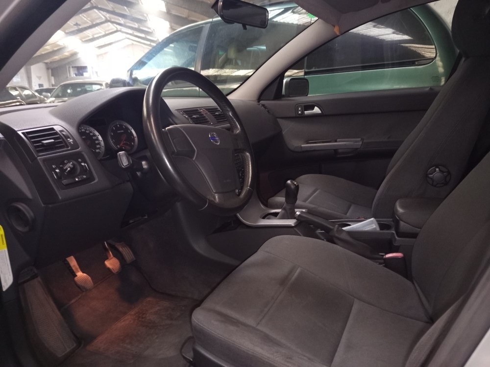 VOLVO S 60