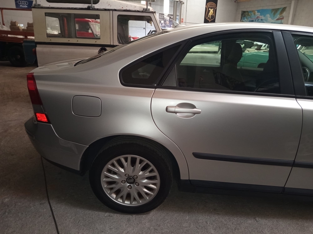 VOLVO S 60