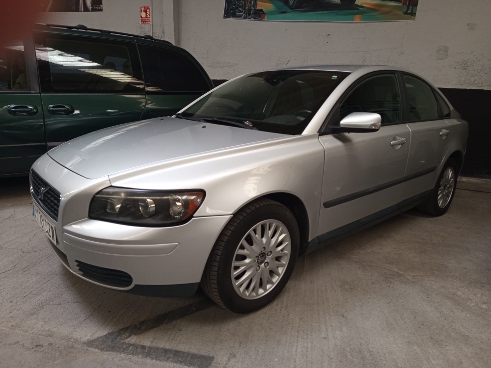 VOLVO S 60