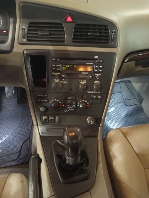 VOLVO 