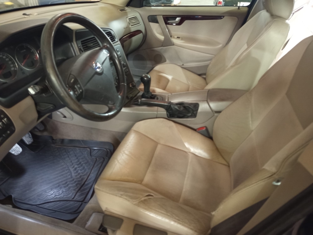 VOLVO S 60