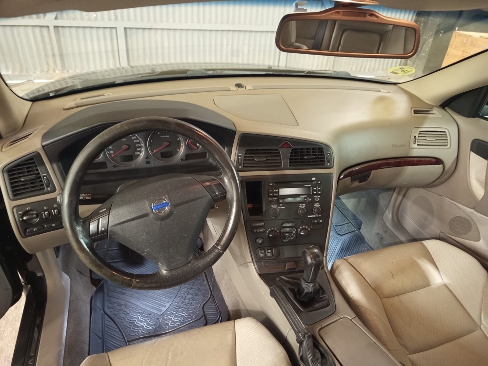 VOLVO S 60
