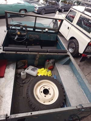 LAND ROVER 